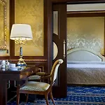 Grand Bristol Готель