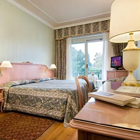 Otel Grand Bristol 4*